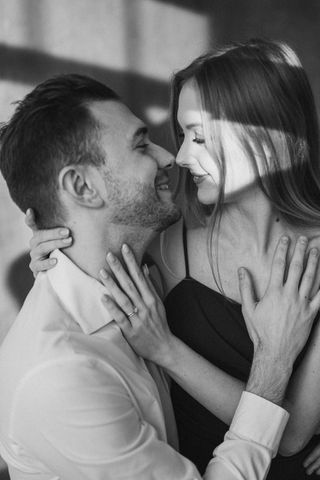 czułe kadry
zakochani
sesja sensualna
trójmiasto
fotograf portretowy
czarno białe
sesja studyjna