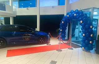 Event balloon arch. Red carpet.
