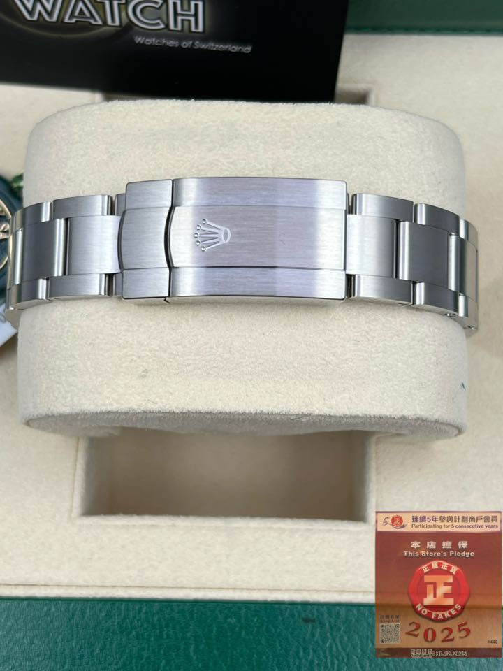 Thumbnail: Rolex OysterPerpetual 126000 New Blue