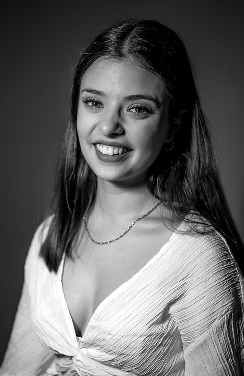 Klara Vassallo headshot_edited.jpg