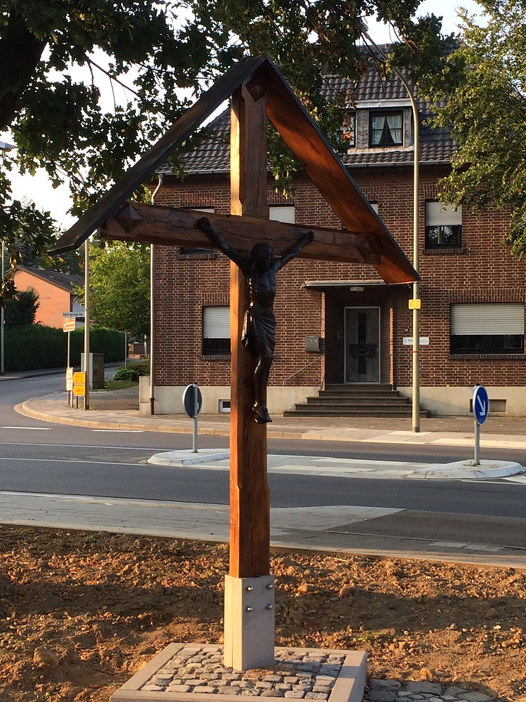 Altes Wegekreuz findet neuen Platz