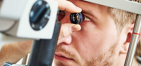 Zabieg laseorwy oka irydotomia