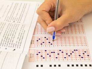 22 concursos públicos abrem mais de 600 vagas com salários de até R$ 17 mil.