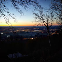 Expérience exclusive en Auvergne : lodge romantique avec spa et vue magnifique