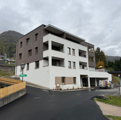 Fassadensanierung an Mehrfamilienhaus durch Fachbetrieb in Kärnten