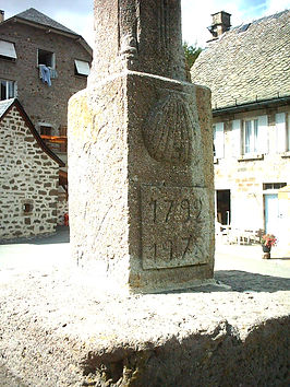 CROIX DE PELERINAGE ST J DES BLATS 2.jpg