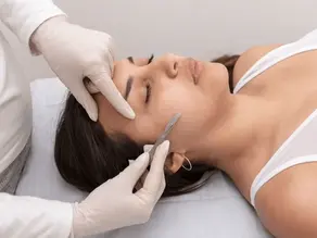 Dermaplaning à Gardanne : le secret d’un teint glowy et d’une dépilation douce sans cire