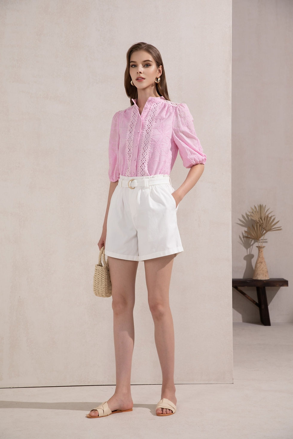 Un abbraccio di luce su tela di respiro