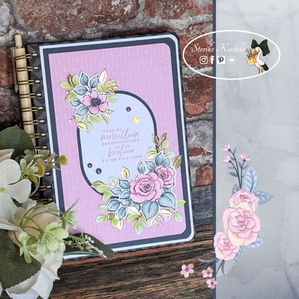 Carnet personnalisé créé pour Élodie, cigogne créative. Réalisé avec le lot Bouquet amical, il regroupe infos, contacts et espaces pour notes et tutos.