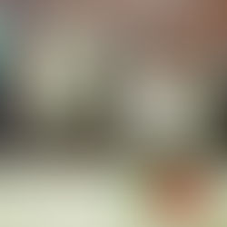 Découvrez une carte de Noël interactive avec lama et teckel, réalisée avec les tampons Stampin’ Up! Ajoutez un volet surprenant et un ruban pour un effet festif unique.