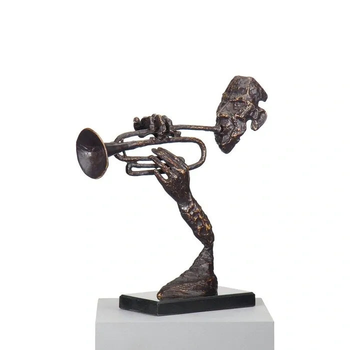 TRUMPETER SCULPTURE (PD)