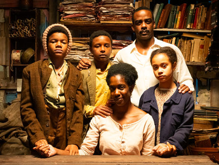 ‘Carolina – Quarto de Despejo’ encerra filmagens no Rio e recria trajetória de Carolina Maria de Jesus