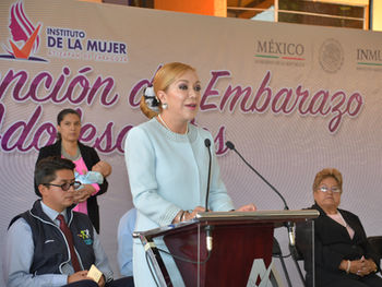 Gobierno de Atizapán lleva a escuelas campaña para prevenir embarazo en adolescentes