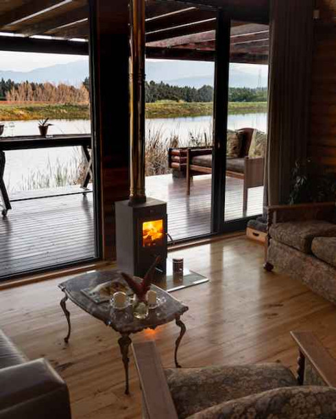 arum-lily-cottage-cabin-2-living-room-20202.jpg
