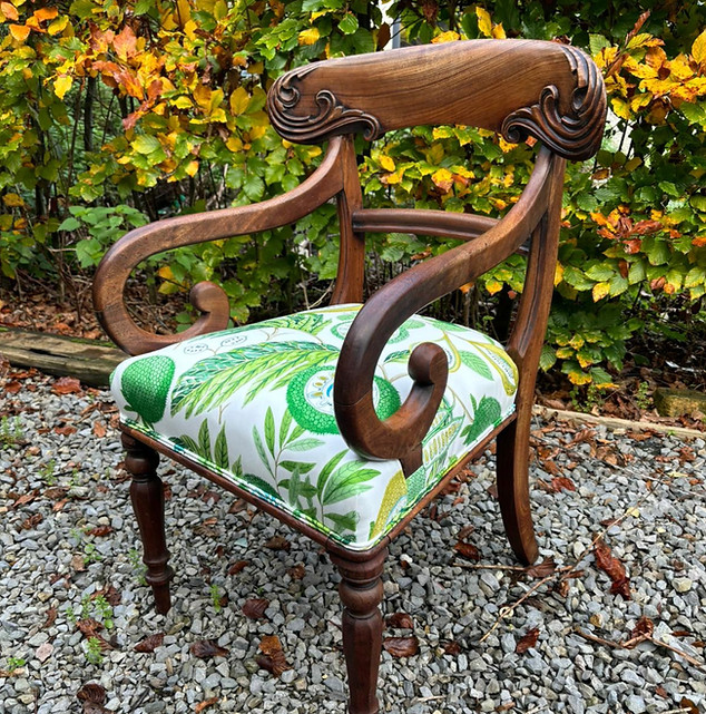 HOUX-Floral-Small-Chair_edited.jpg