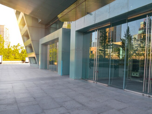 How Storefront Glass Design Affects Natural Lighting in Commercial Spaces