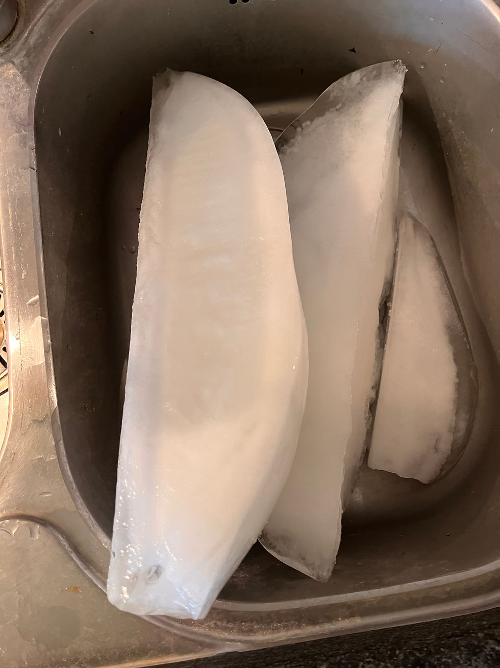 Der Eisblock, nachdem er in sich zusammengefallen war.