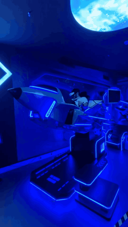 11 - f2-jet-plane-vr-machine-video-footer-4s.gif