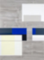 Inez Smit bouwt heel overwogen haar schilderijen op met geometrische vlakken van kleur in balans met wit, zwart en grijze tonen. Ze ademen rust; een streng, maar sereen evenwicht, dat de kleuren doet sprankelen.