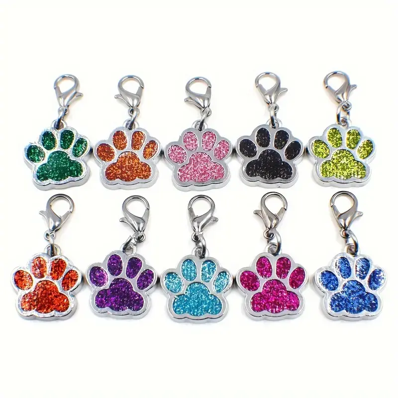 Paw-shaped keychain