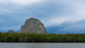 Karstfelsen bei Phuket, Thailand