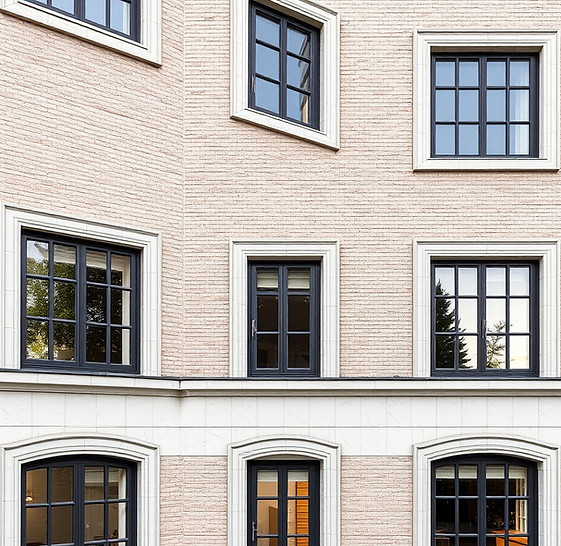 BUILDING WITH LOTS OF WINDOWS.jpg