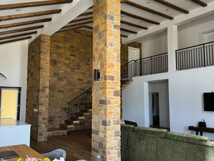 Piatra decorativa. De exterior sau de interior?