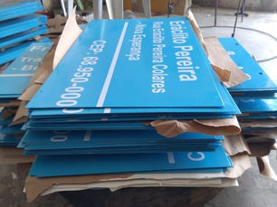 Placas de Identificação de Logradouros Públicos e Sinalização Turística do Município do Amapá.
