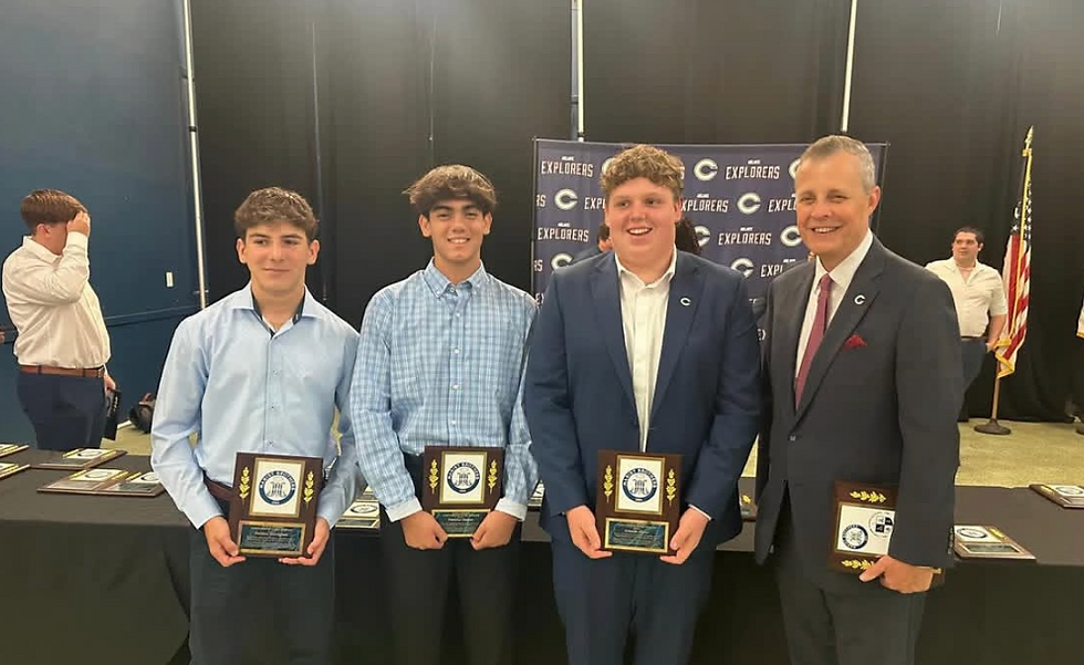 Francisco winning at the Marist Achievement award ceremony. (Photo Credit: Columbus Water Polo)