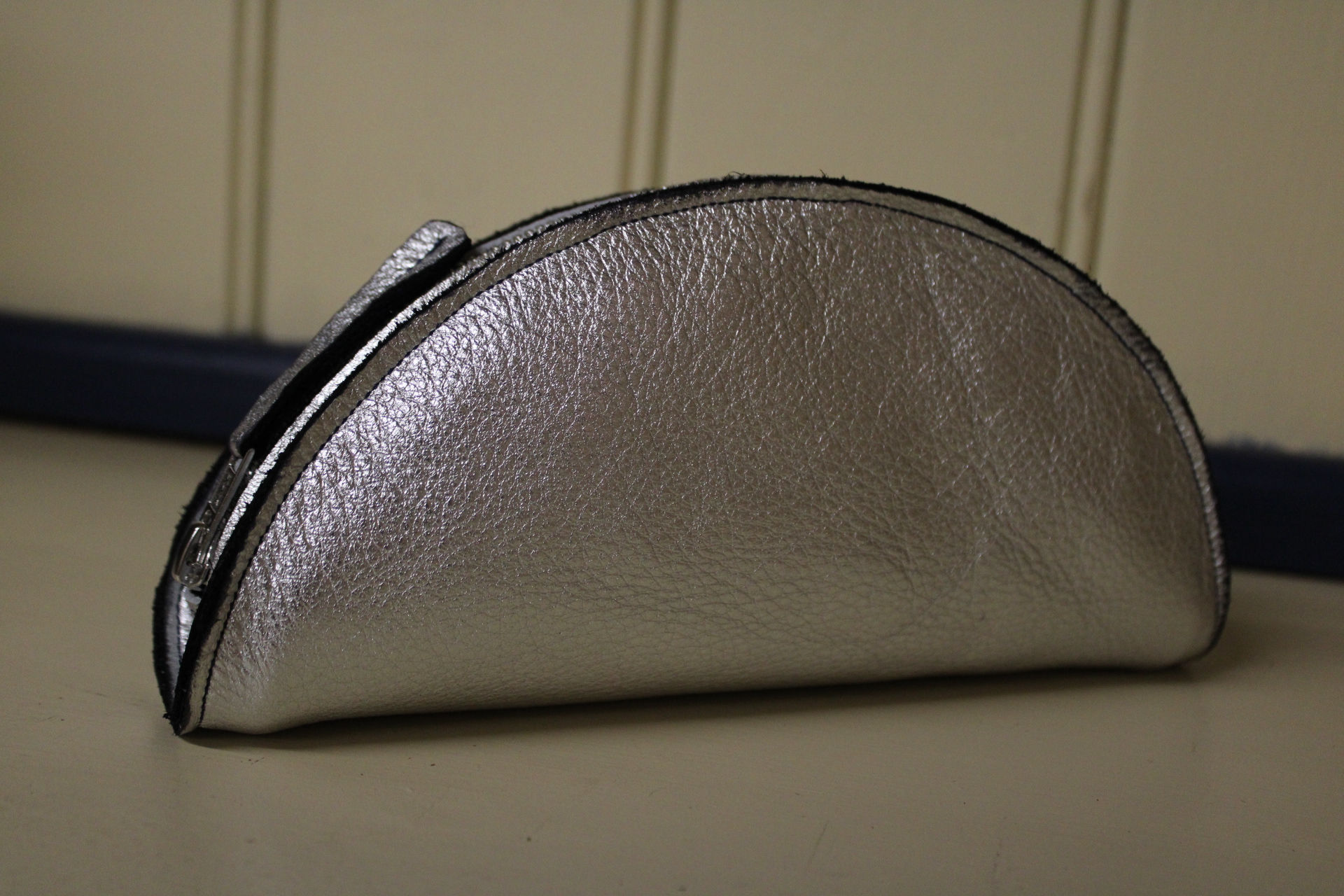 Ledbury Curved Clutch