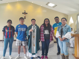 GRUPO DE LECTORES EN EL ORATORIO ARTÉMIDES ZATTI