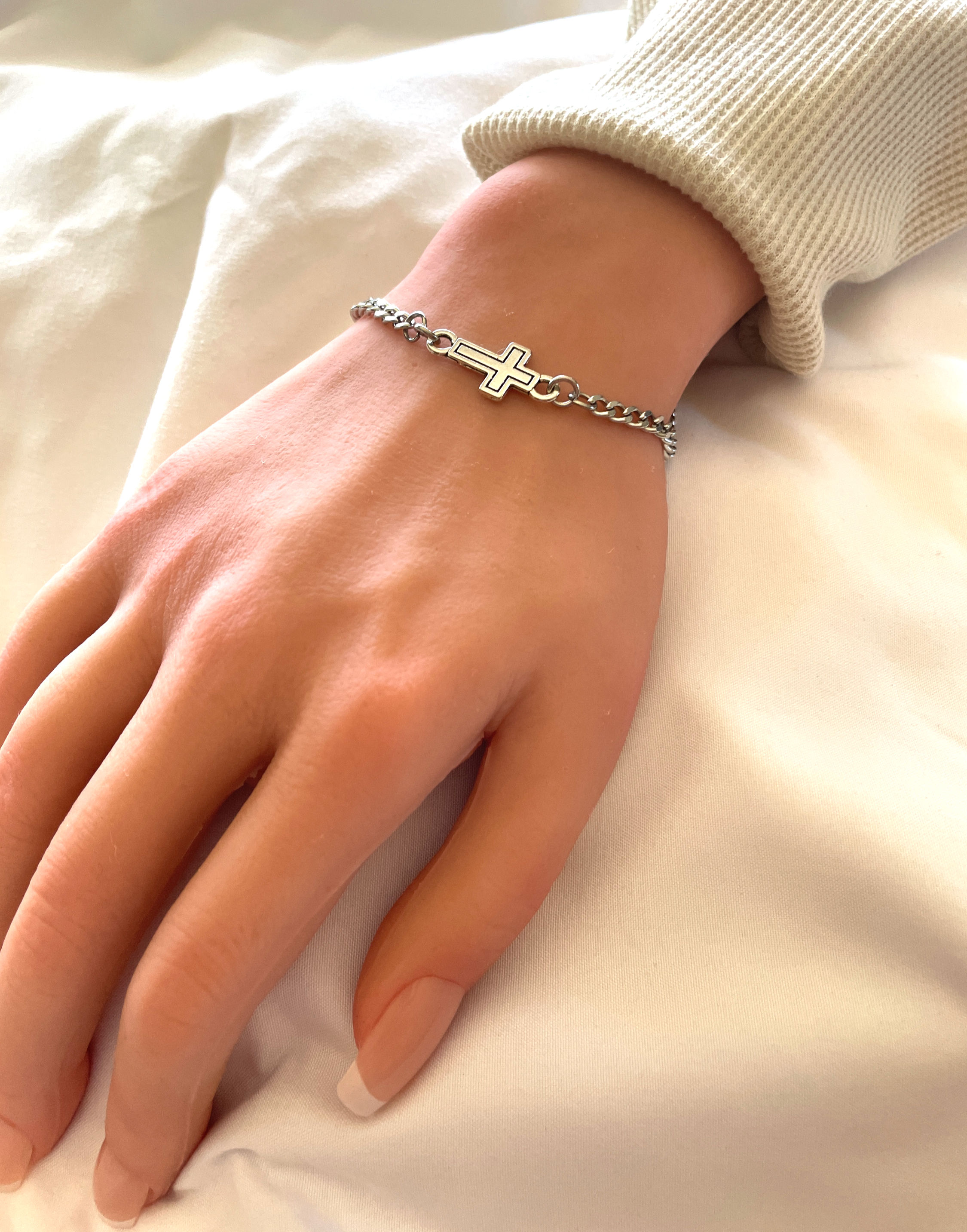 Outlined Cross Adjustable Chain Bracelet