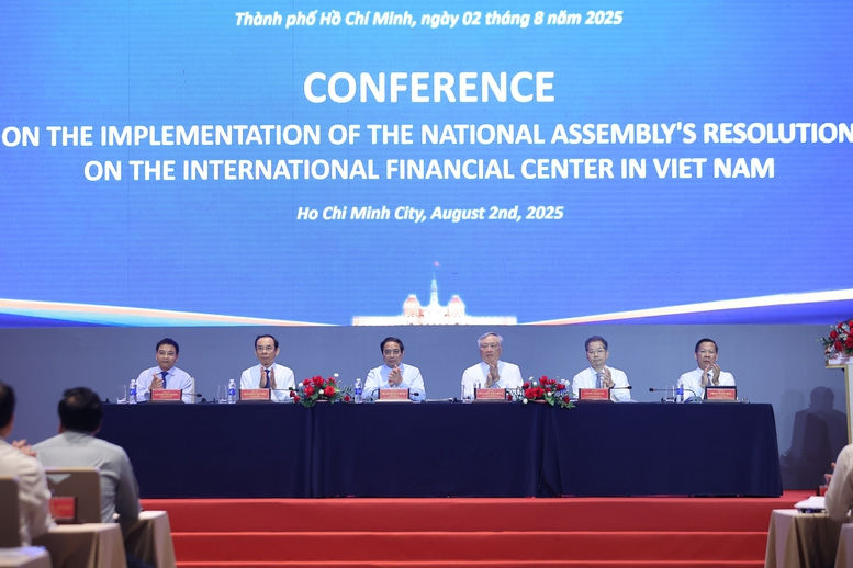 Thủ tướng Phạm Minh Chính chủ trì Hội nghị triển khai Nghị quyết của Quốc hội về Trung tâm tài chính quốc tế tại Việt Nam