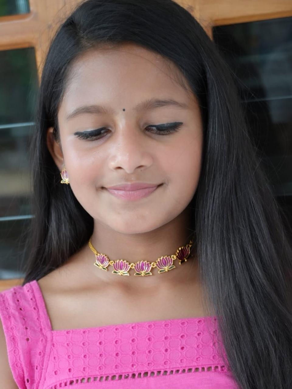 Thumbnail: Elegant Lotus Necklace