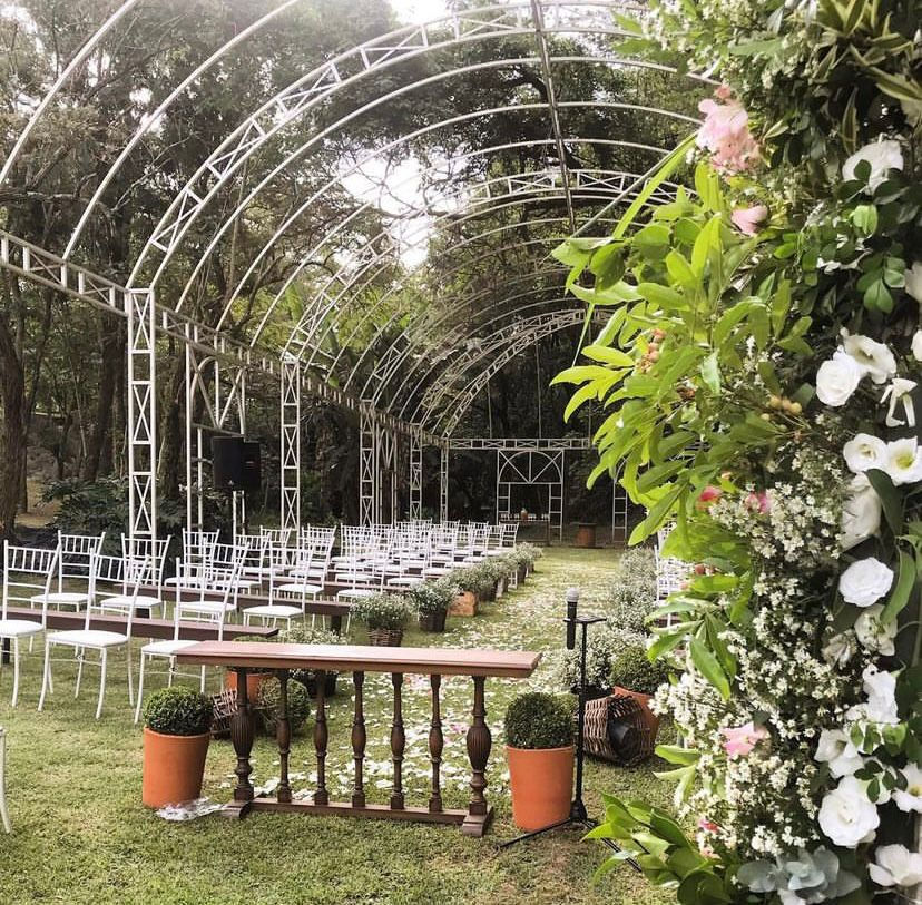 Imagem do Espaço Igapó:
"Espaço Igapó de 315m² no Oreoka, cercado pela natureza para eventos exclusivos"
Imagem da área externa do Espaço Igapó:
"Área verde no Espaço Igapó, perfeito para eventos ao ar livre em meio à natureza"
Imagem de um evento no Espaço Igapó:
"Evento no Espaço Igapó do Oreoka, ambiente natural e sereno para celebrações"