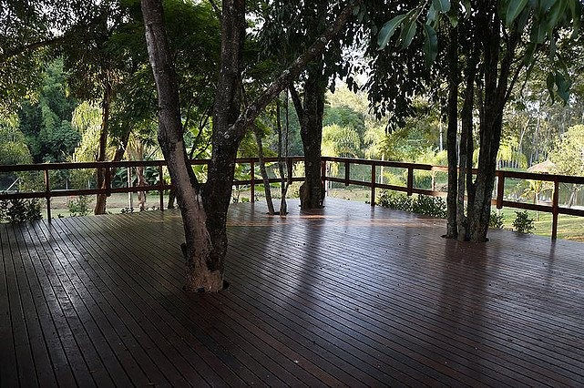 hotel privativo, exclusivo, locação, alugue, aluguel, reserva, eventos, casamentos, corporativo, workshops, palestras, retiros, residencias, residencias artisticas, exclusivo, hospedagem, paraquedismo, balonismo, hotel, boituva, SP, São Paulo, lago, festa de empresa, festa, comemoração, conferências, aniversários, bodas, batizados, passeio, passeio de balão, paraquedismo, boituva,
Sauna seca
Sauna umida
Deck de madeira com hidromassagem
Sala de massagem