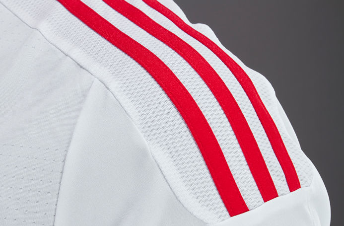 Thumbnail: Manchester United Away 15/16