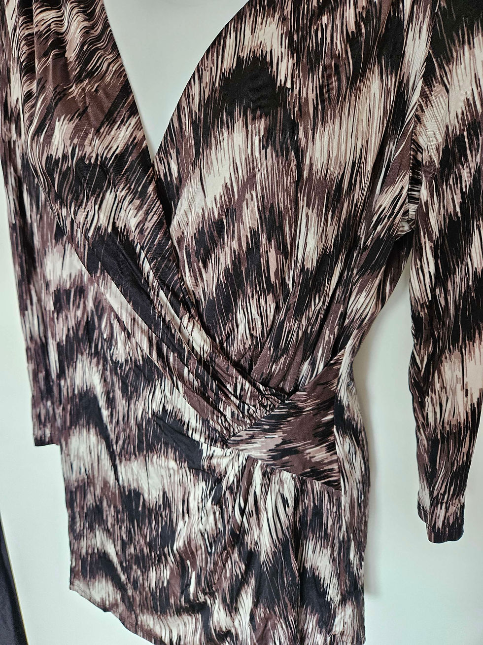 Thumbnail: Ghost London 3/4 Sleeve Crossbody Design Top UK Size 16 New with Tags 