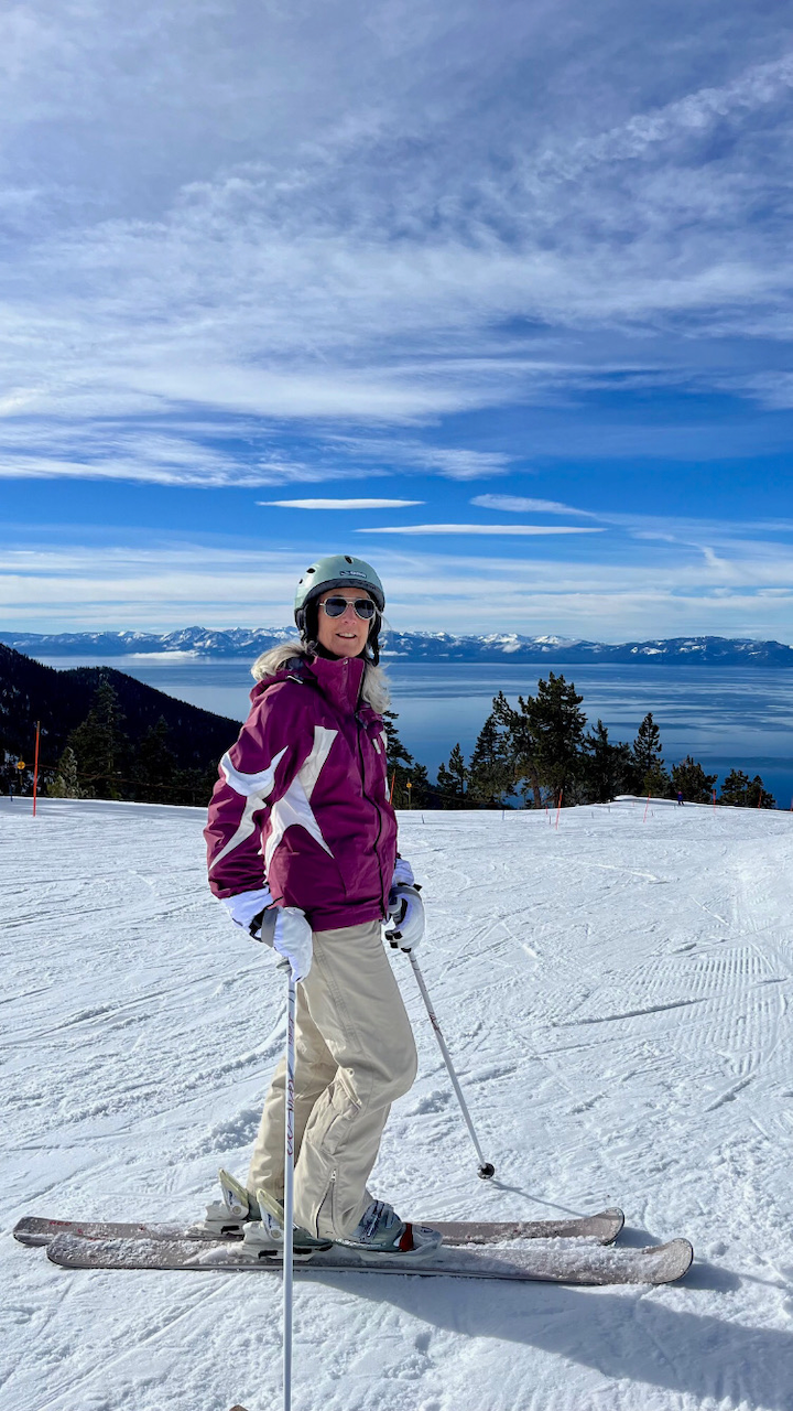 woman skiing