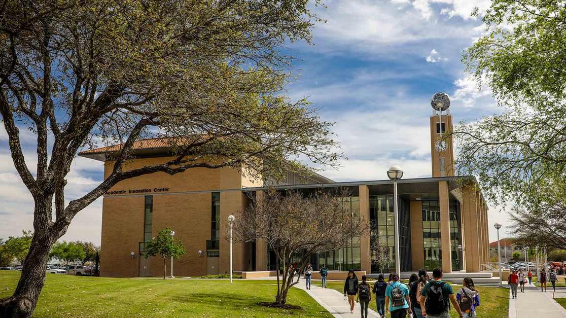TAMIU Trailblazers Tower Globe Creative Machines