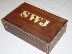 domino box, walmut sams 9885.jpg