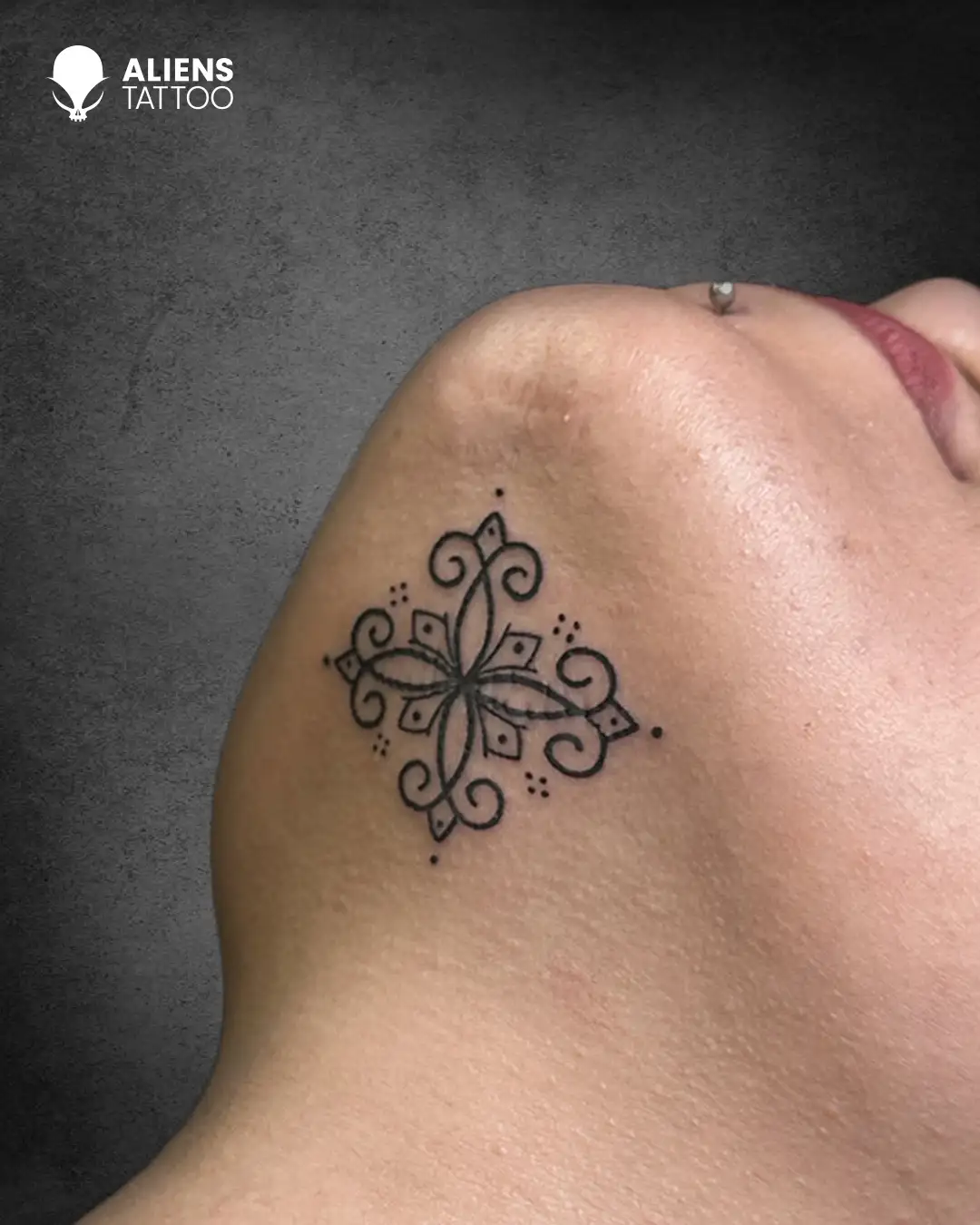 Minimal Tattoo