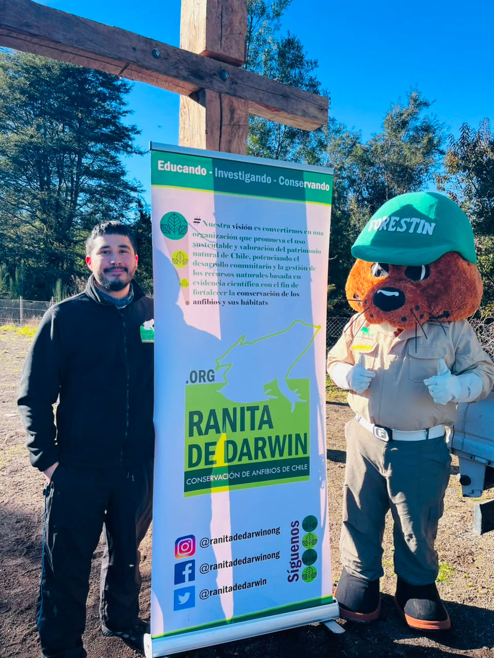 ONG Ranita de darwin en cicletada Parque Nacional Vicente Perez rosales