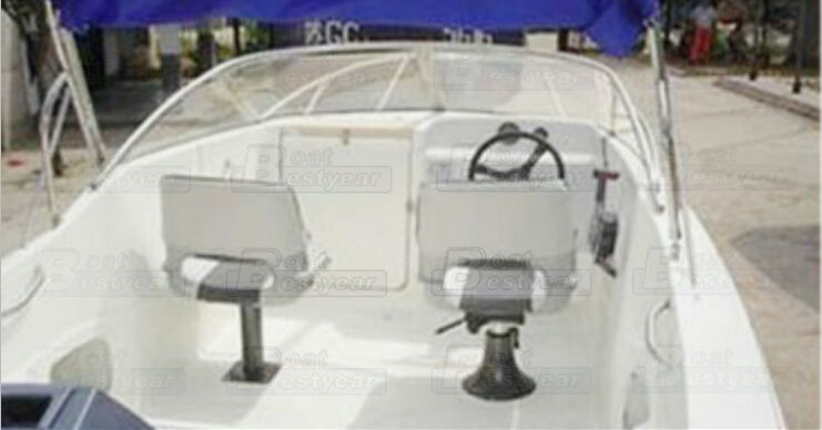 Thumbnail: Cuddy Cabin Boat 550B