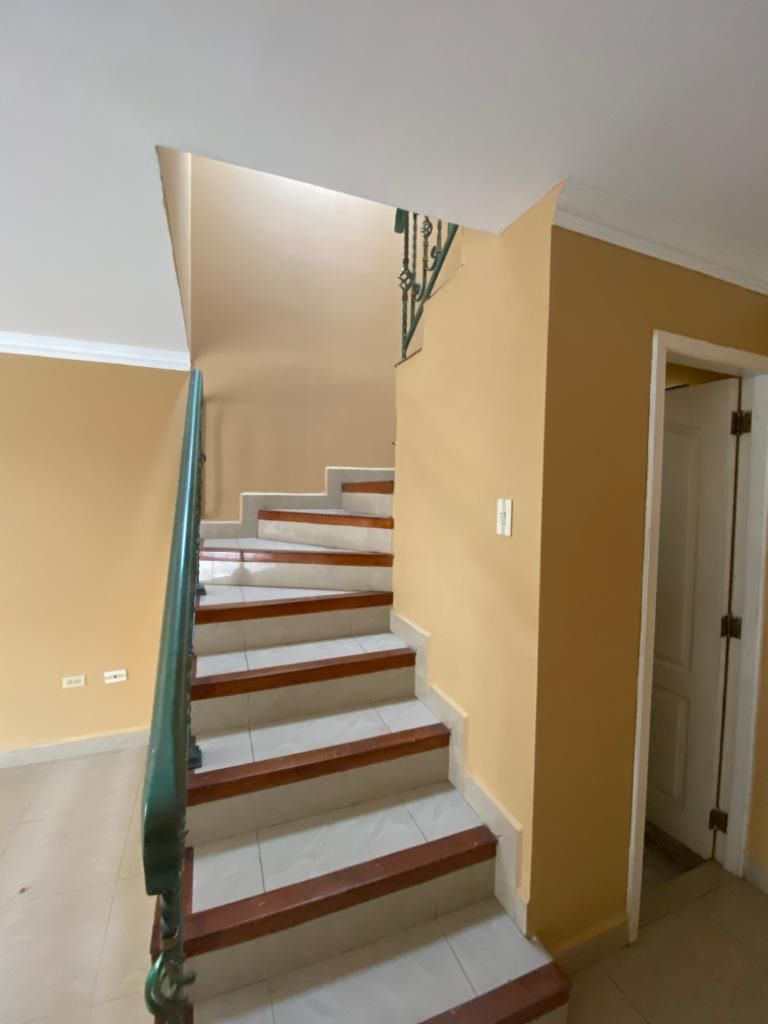 Miniatura: CASA EN CONJUNTO HABITACIONAL "JUANAMBU"