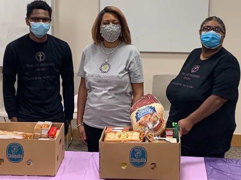 Thanksgiving Basket Giveaway.webp