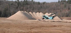 Active screening plant at an aggregate quarry