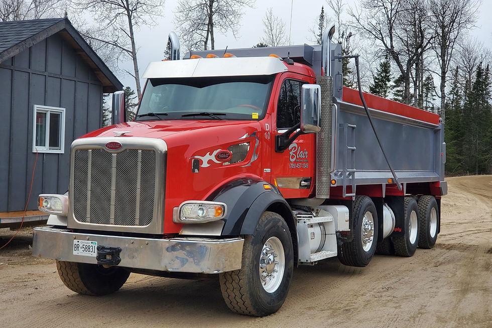 2016 Peterbilt 001