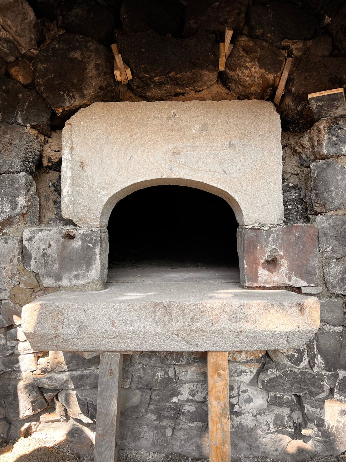 restauration four traditionnel cantalien isolé chaux chanvre pouzzolane