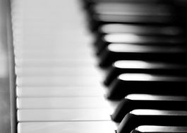 Piano B&W